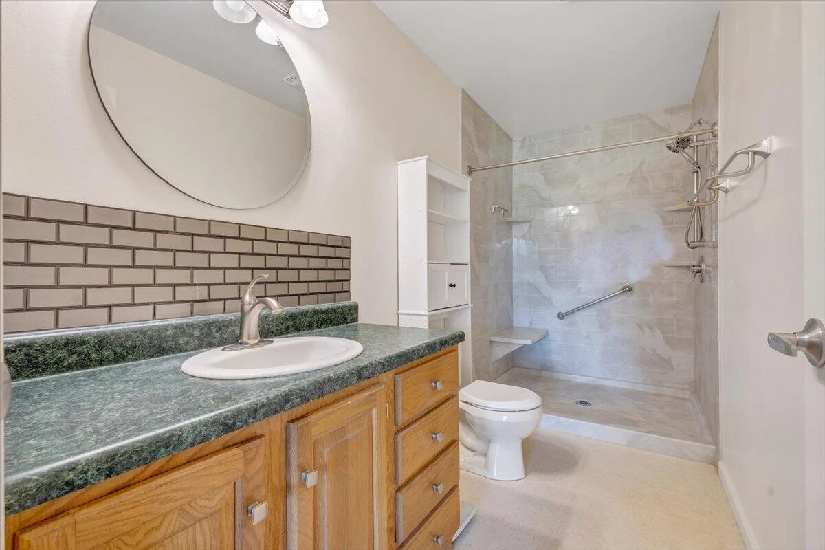 1096 Coupies LN - Photo 19