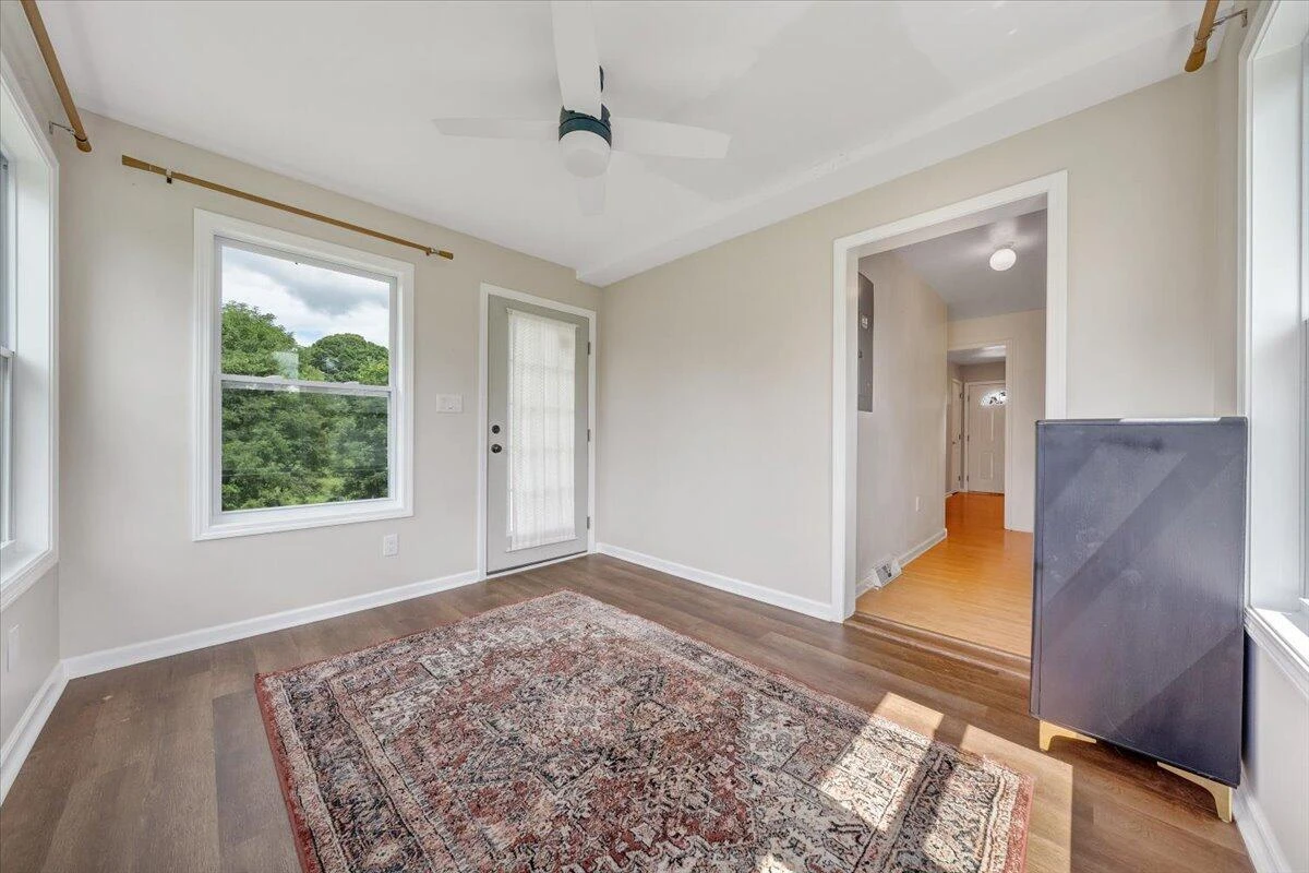 1096 Coupies LN - Photo 22