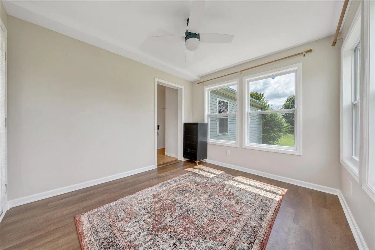 1096 Coupies LN - Photo 24