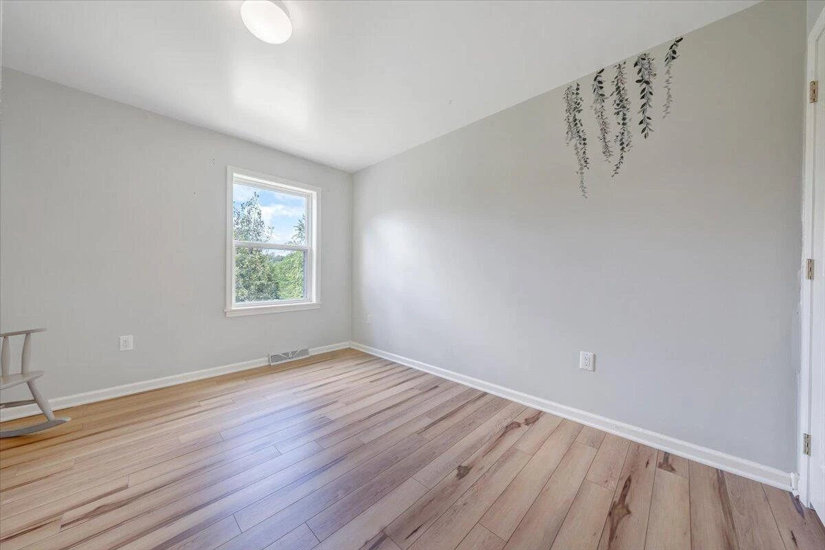 1096 Coupies LN - Photo 29