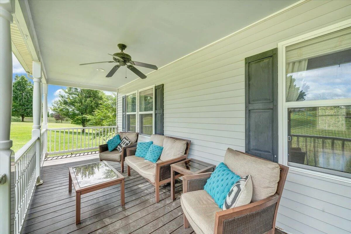 1096 Coupies LN - Photo 41