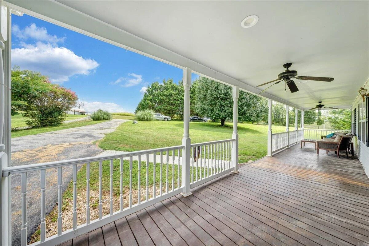 1096 Coupies LN - Photo 42