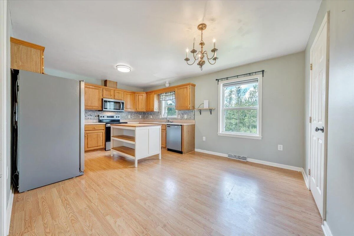 1096 Coupies LN - Photo 9