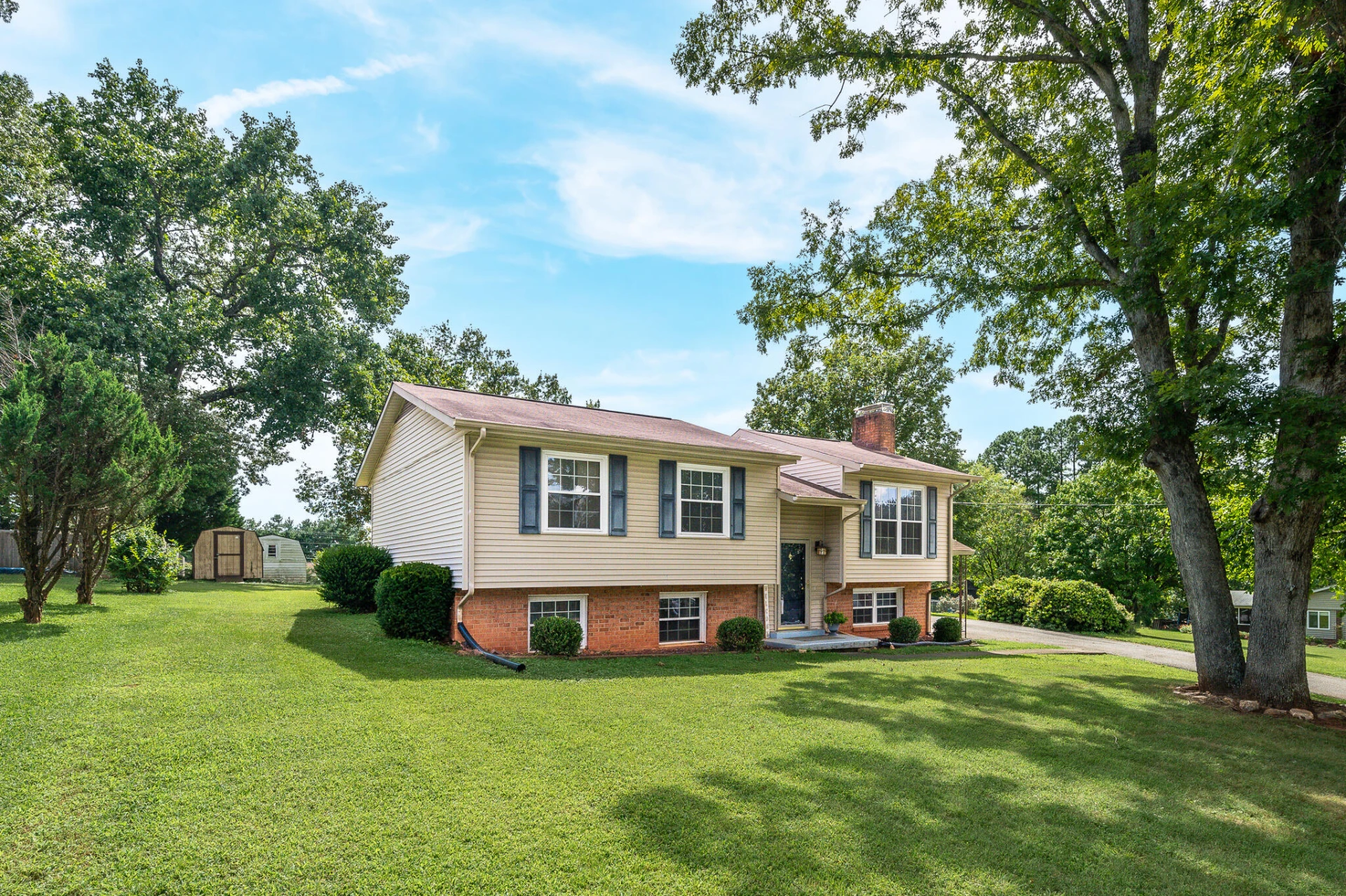 1094 Granite DR - Photo 2