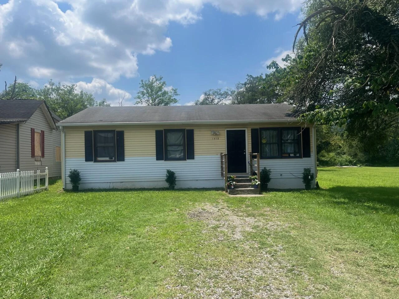 1513 Carlisle AVE
