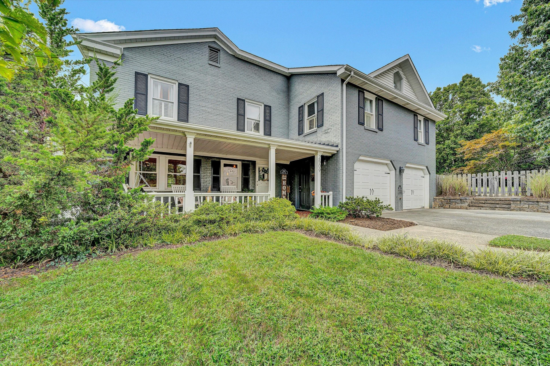2509 Barham RD - Photo 2