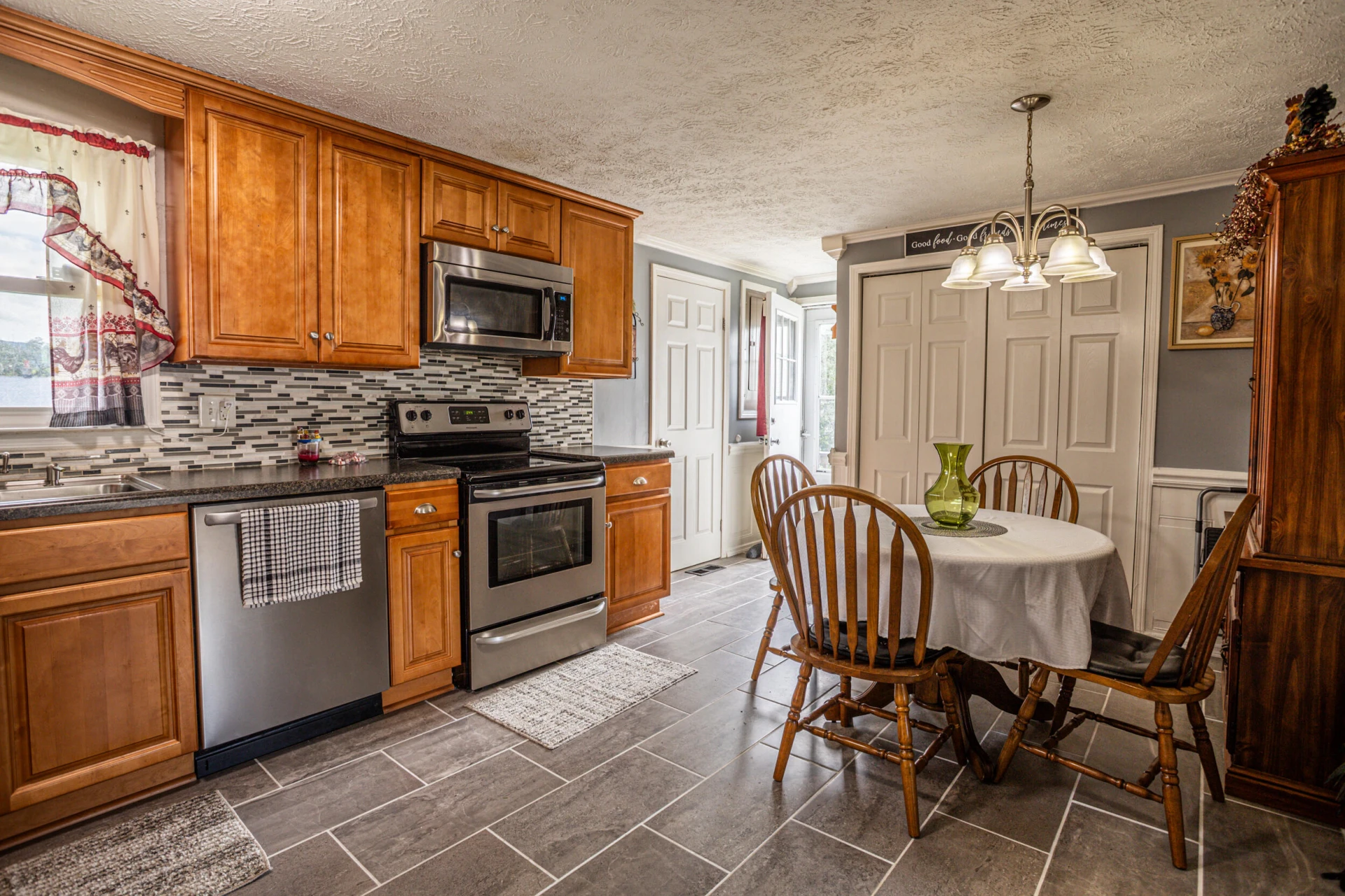 1719 Gordon AVE - Photo 10