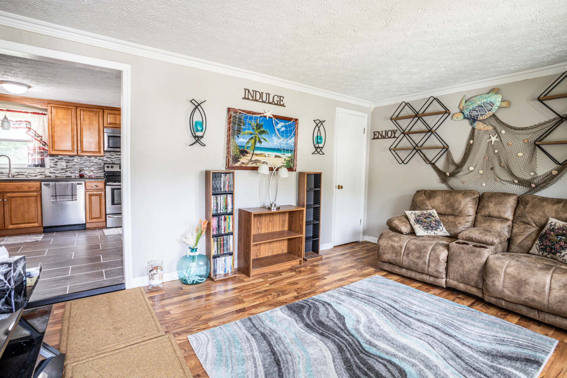 1719 Gordon AVE - Photo 6
