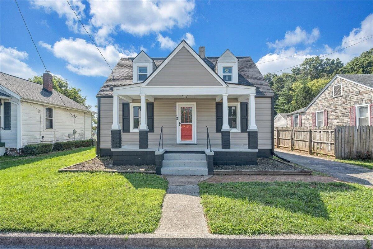 1710 Eddy AVE