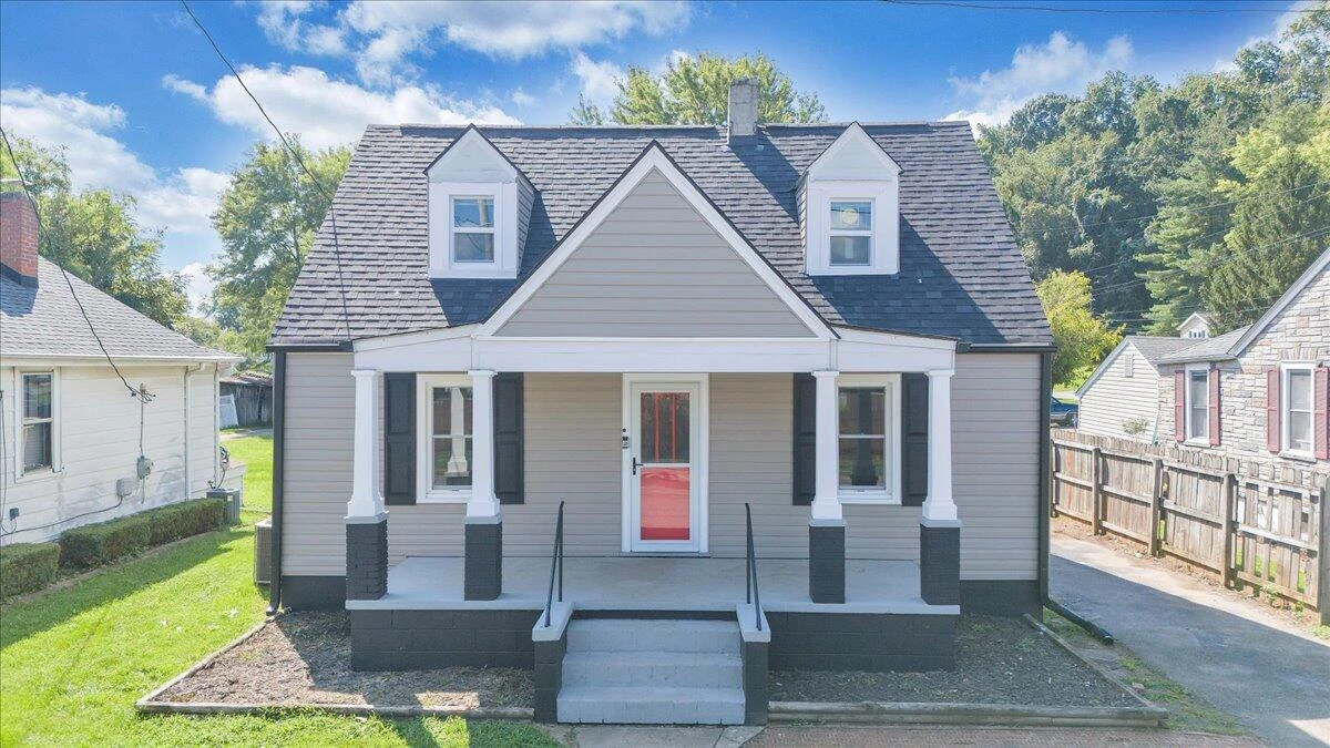 1710 Eddy AVE - Photo 2