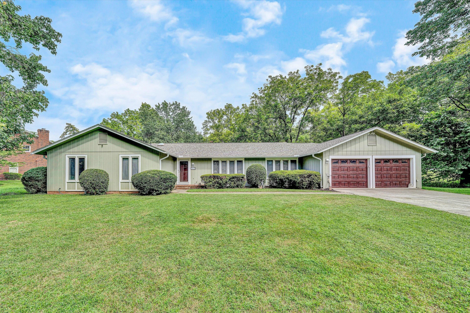 5835 Lakemont DR