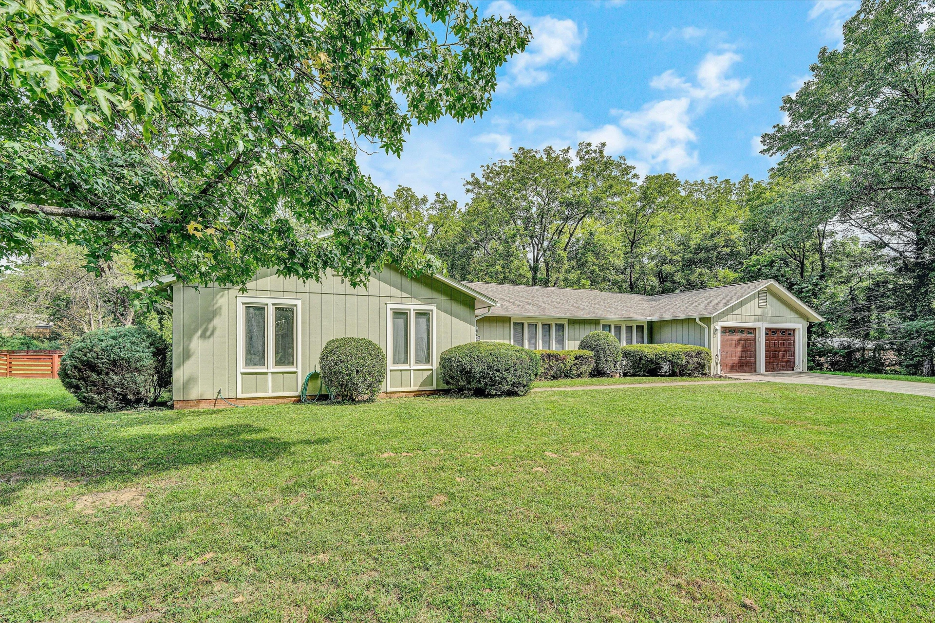 5835 Lakemont DR - Photo 2