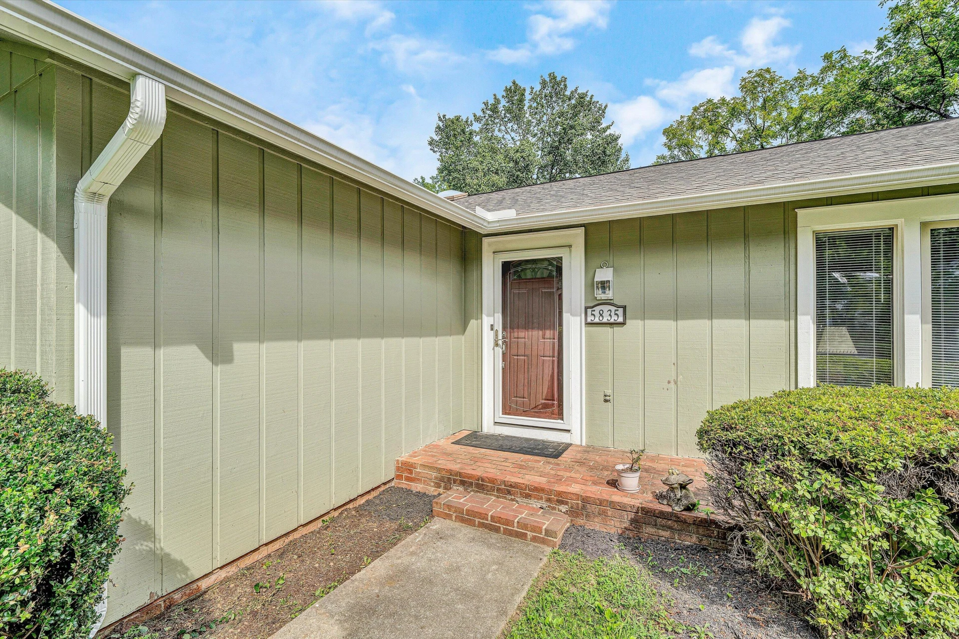 5835 Lakemont DR - Photo 4