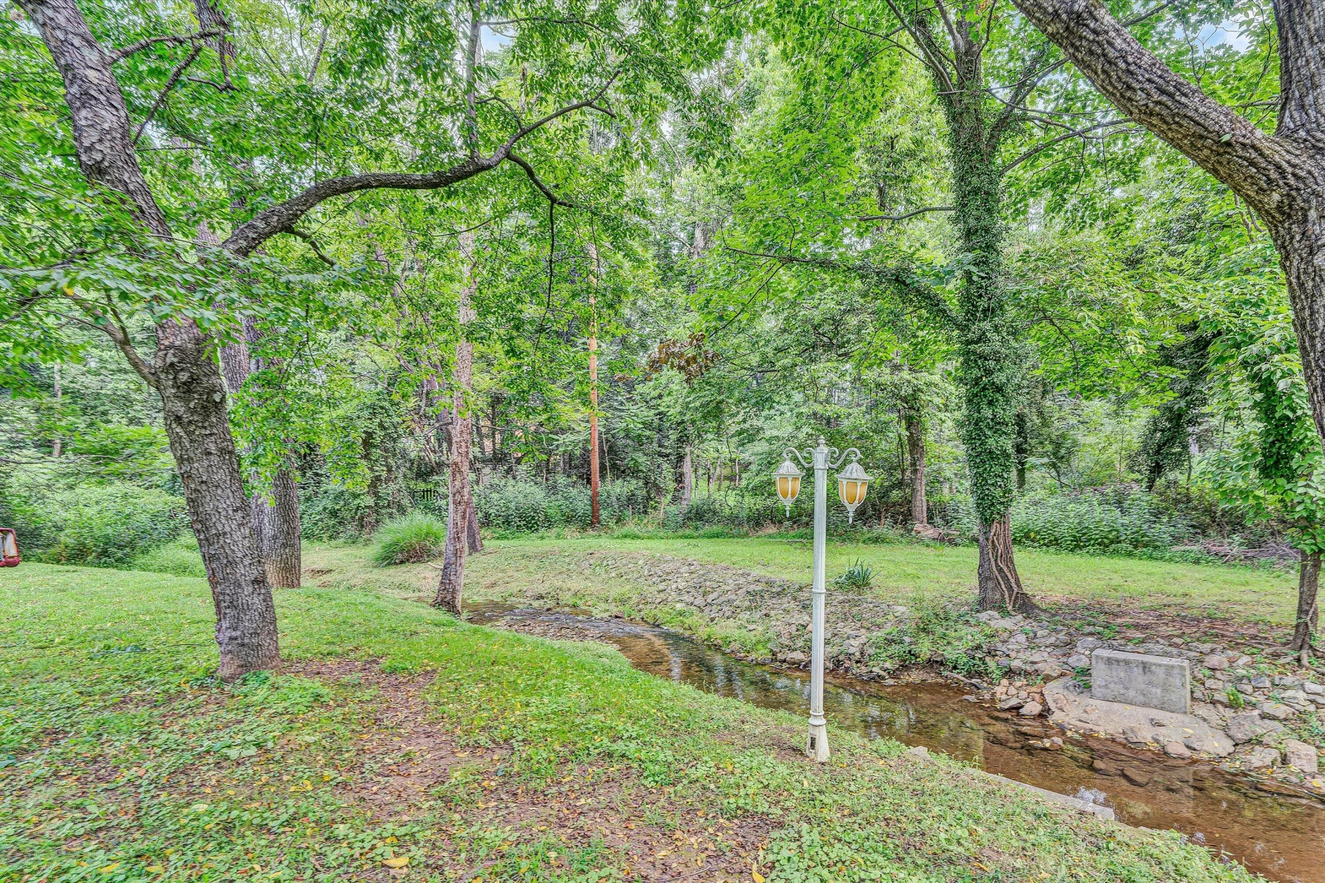 5835 Lakemont DR - Photo 43