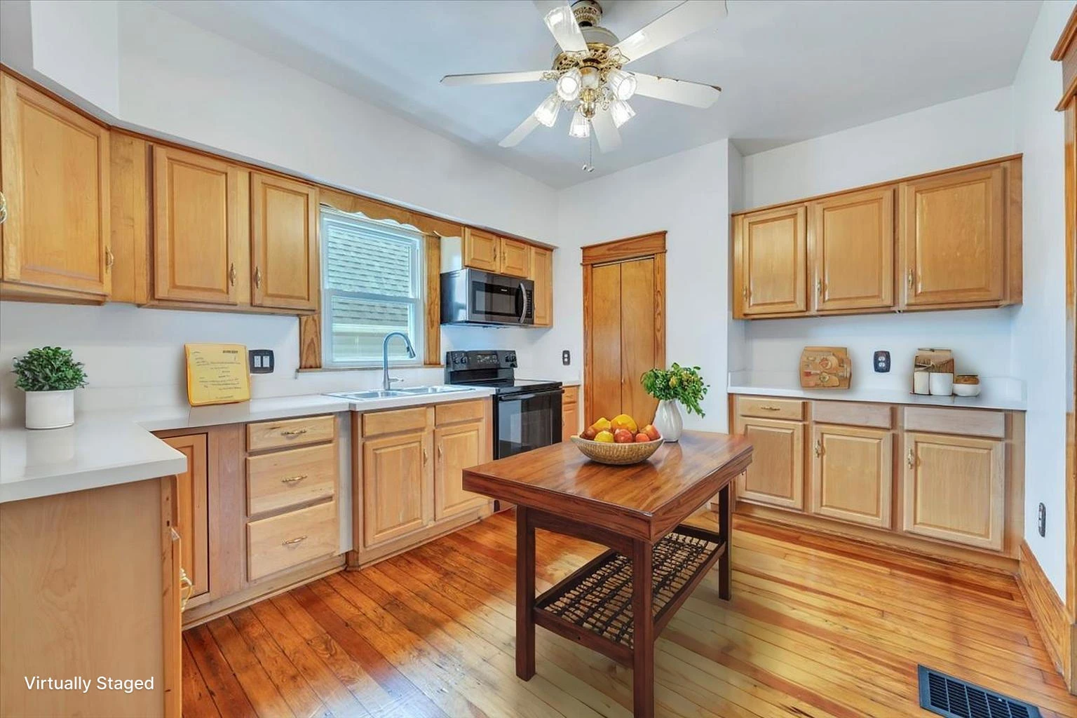 1127 Montrose AVE - Photo 22