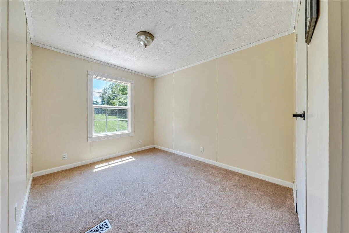 6638 Stewartsville RD - Photo 11