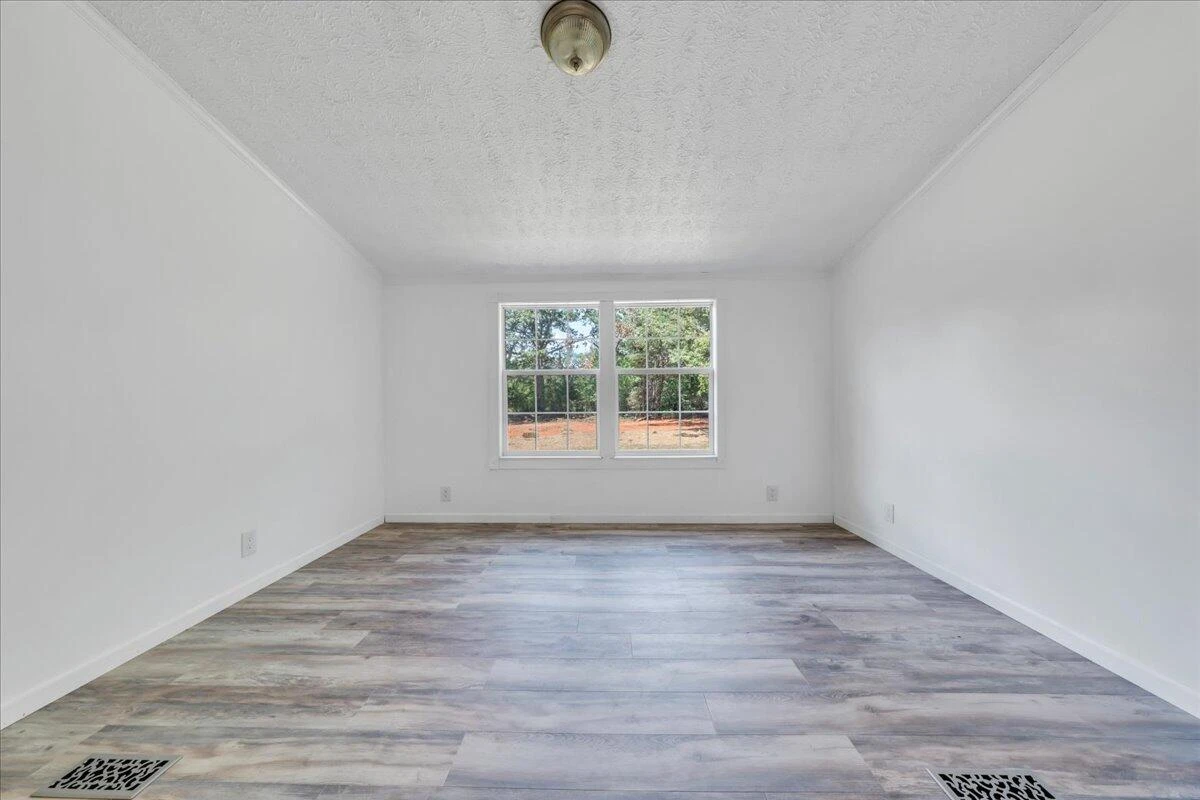 6638 Stewartsville RD - Photo 16