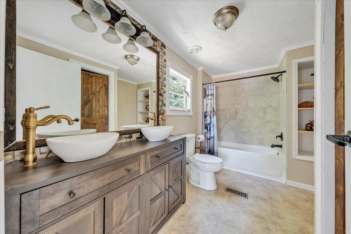 6638 Stewartsville RD - Photo 18