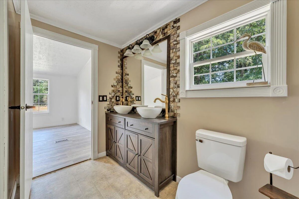 6638 Stewartsville RD - Photo 19