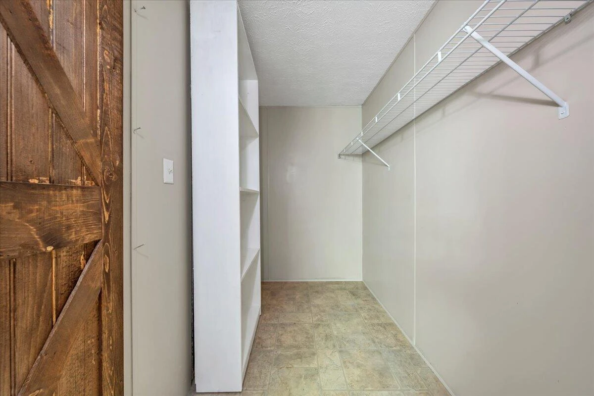6638 Stewartsville RD - Photo 20