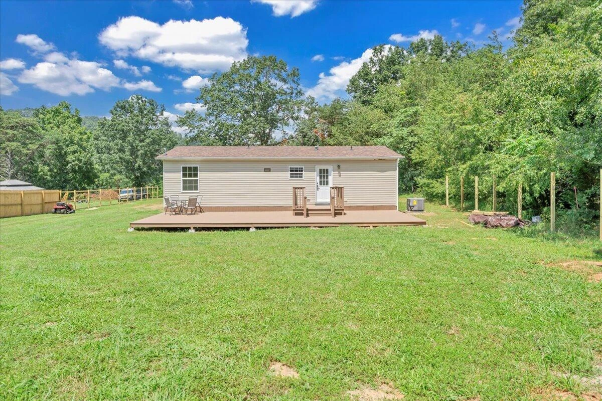 6638 Stewartsville RD - Photo 24