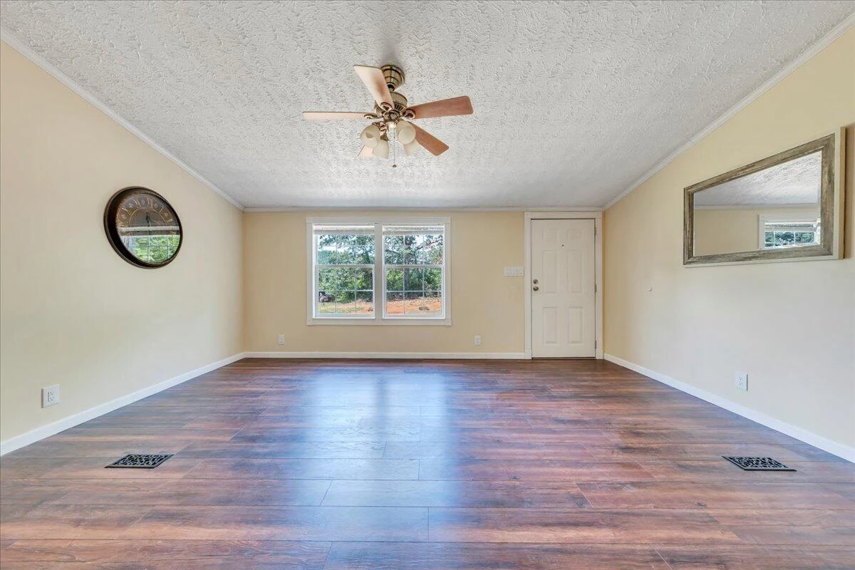 6638 Stewartsville RD - Photo 5