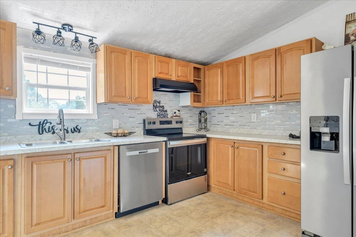 6638 Stewartsville RD - Photo 7