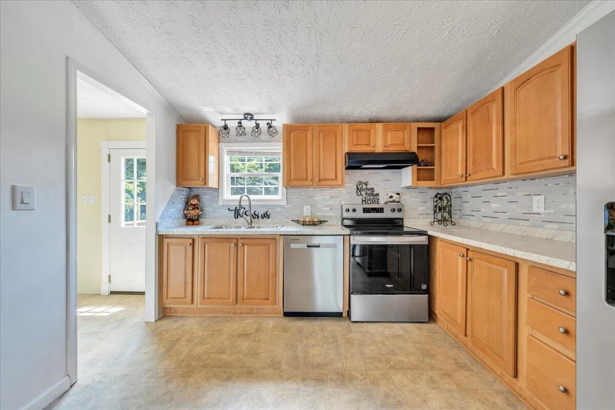 6638 Stewartsville RD - Photo 8