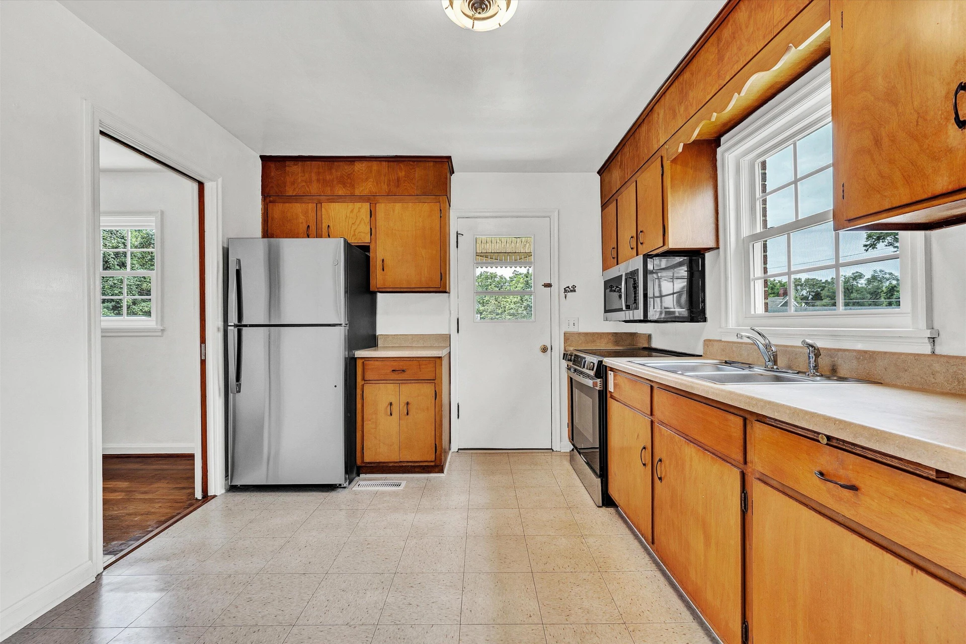 1518 Lexington AVE - Photo 11