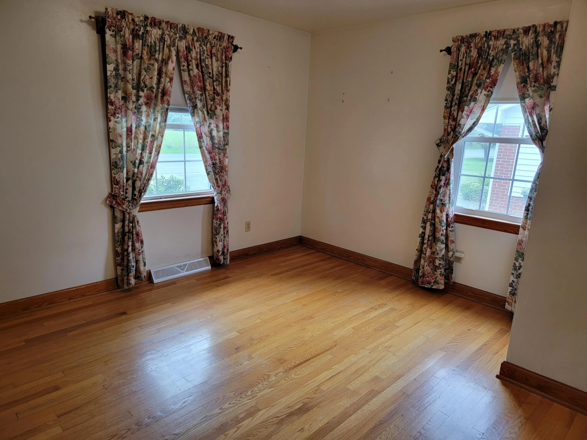 227 Carrollton AVE - Photo 11