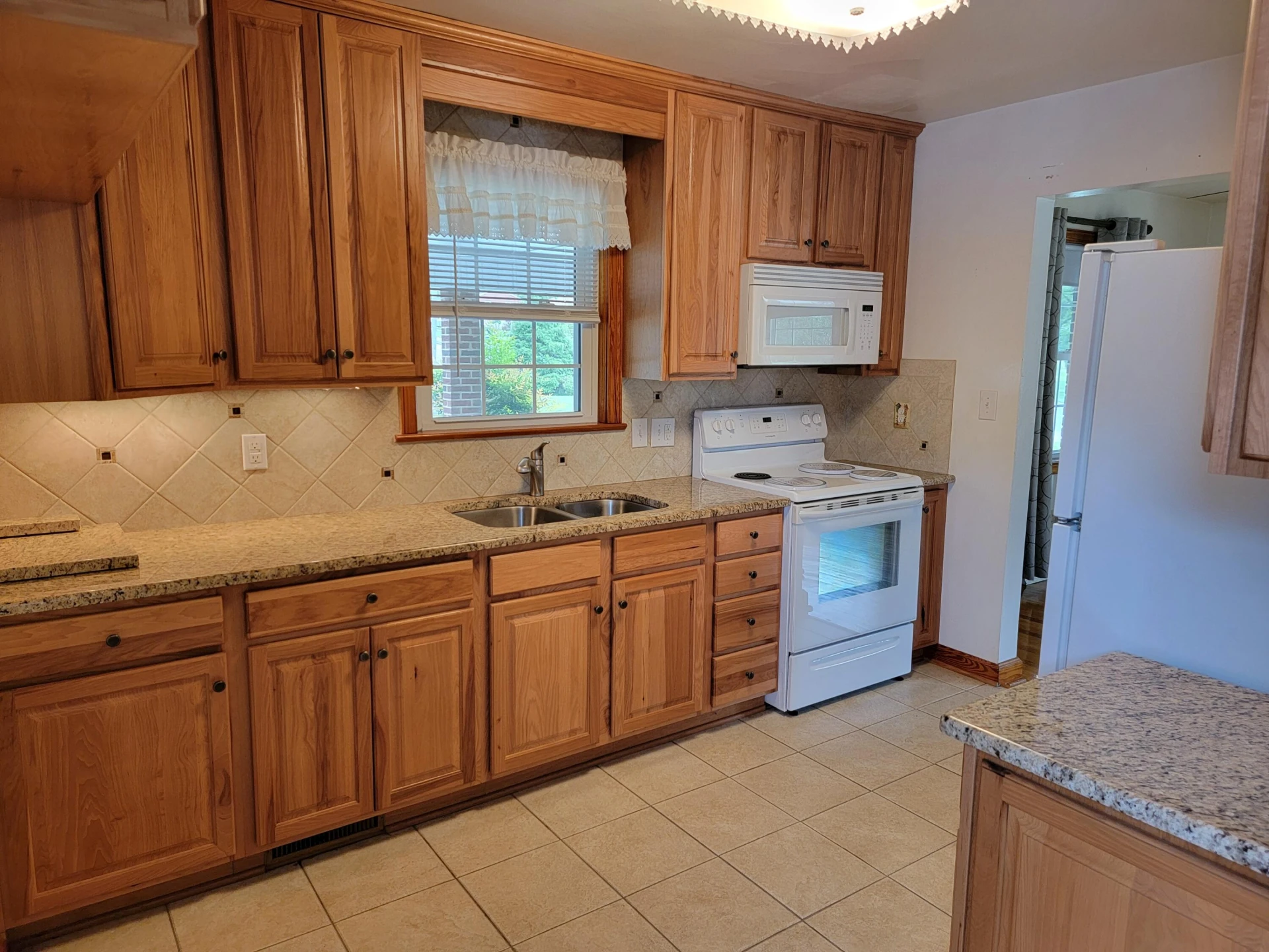 227 Carrollton AVE - Photo 7