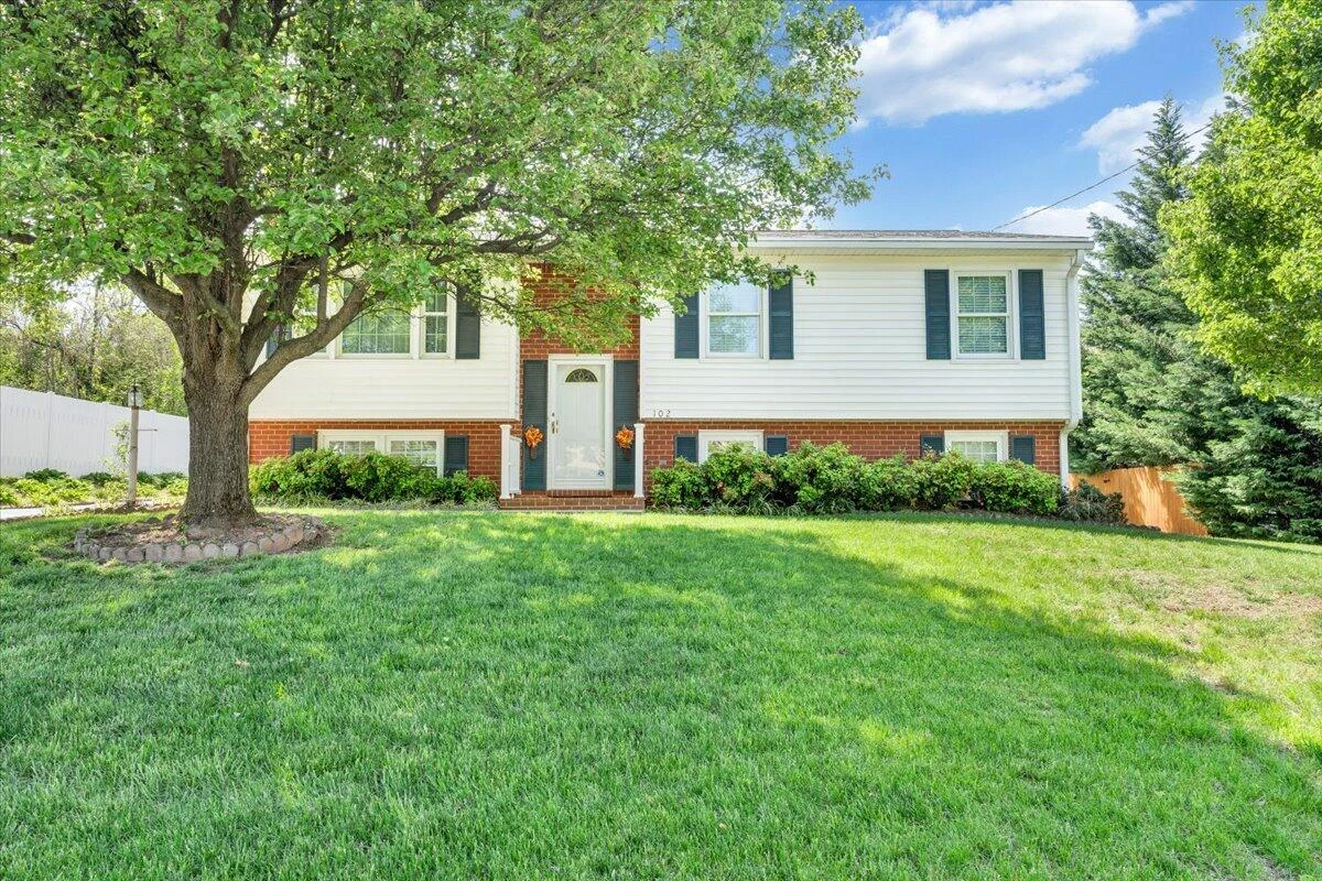 102 Deep Dell RD
