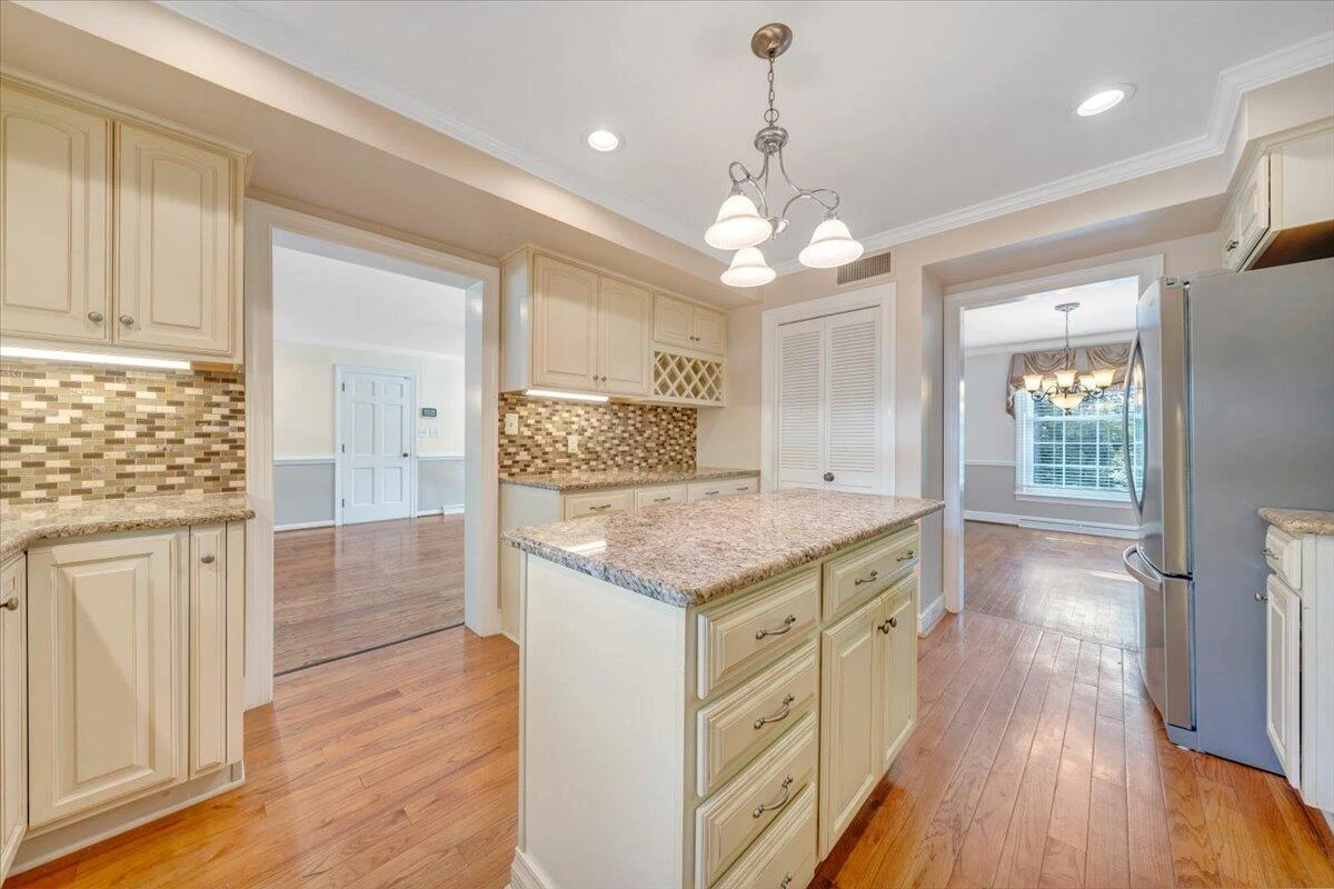 3725 Dogwood LN - Photo 13