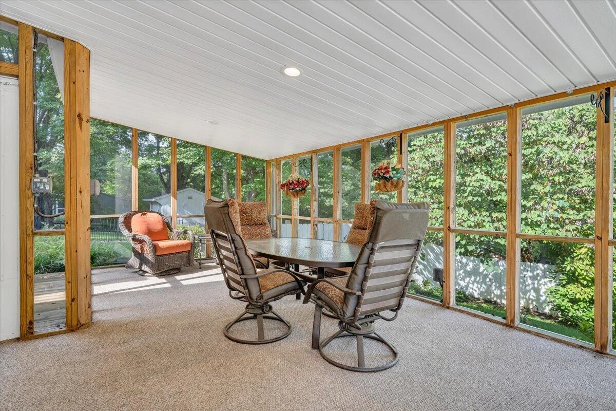 3725 Dogwood LN - Photo 27