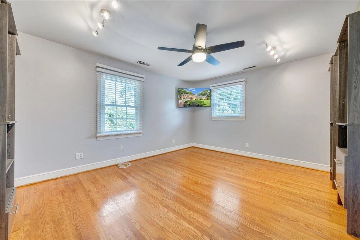 3725 Dogwood LN - Photo 37