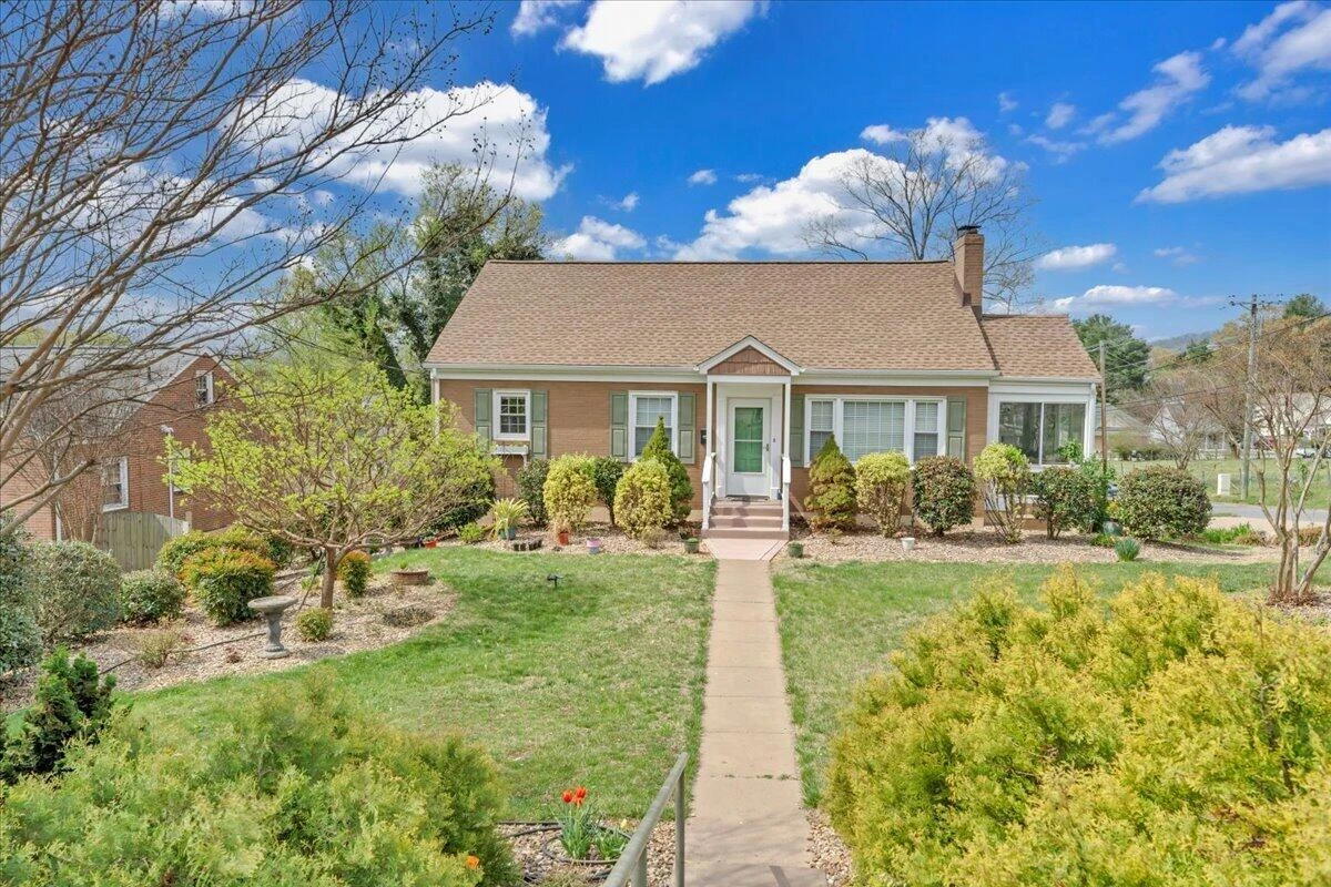 721 Mt Vernon AVE