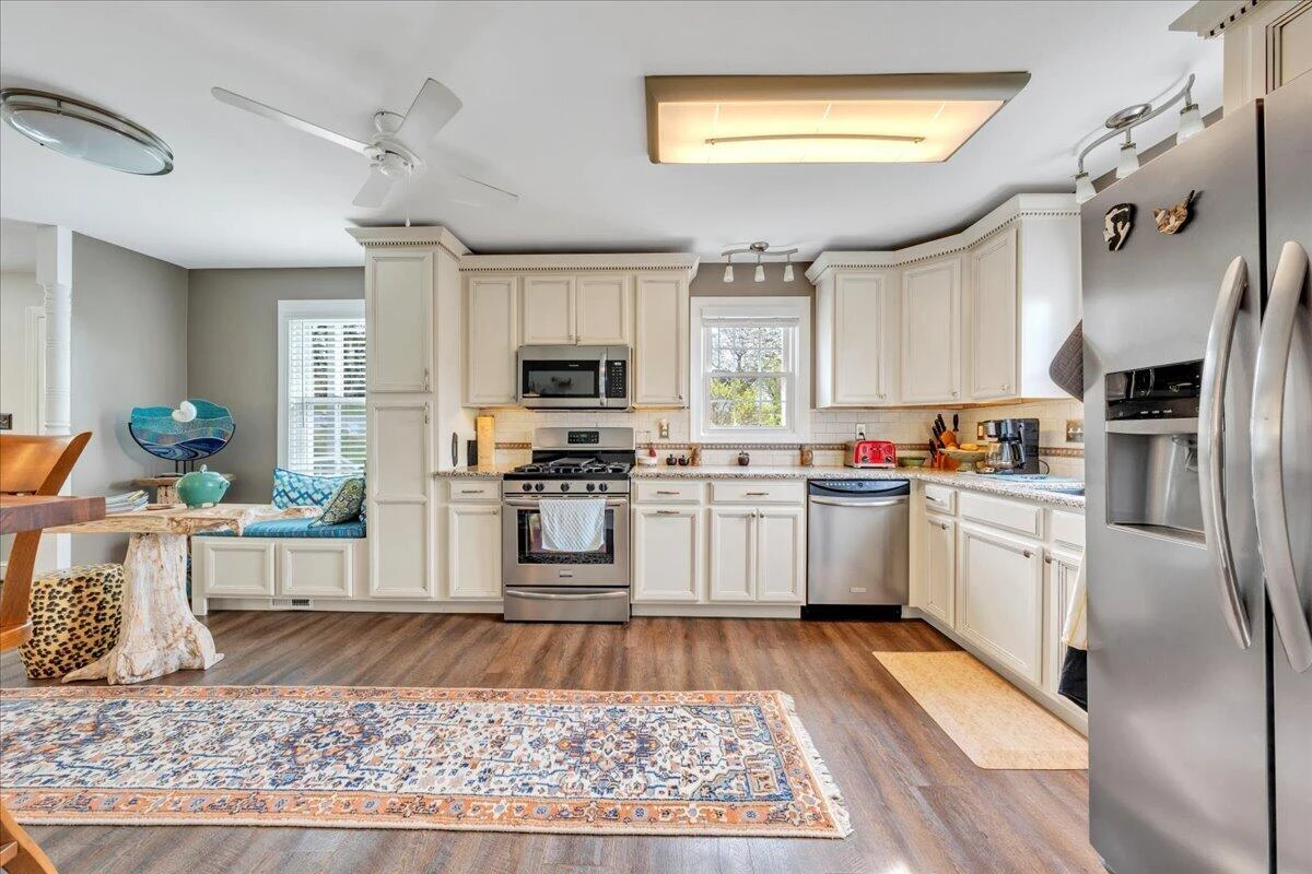 721 Mt Vernon AVE - Photo 12