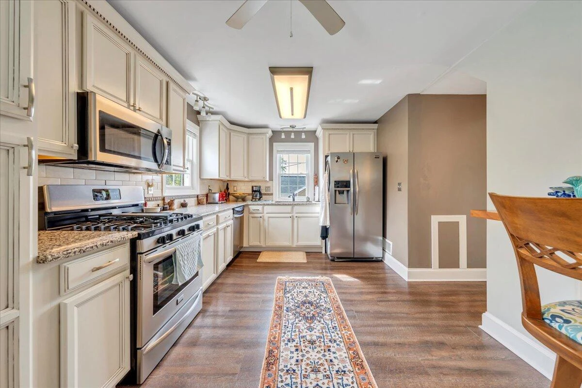 721 Mt Vernon AVE - Photo 13