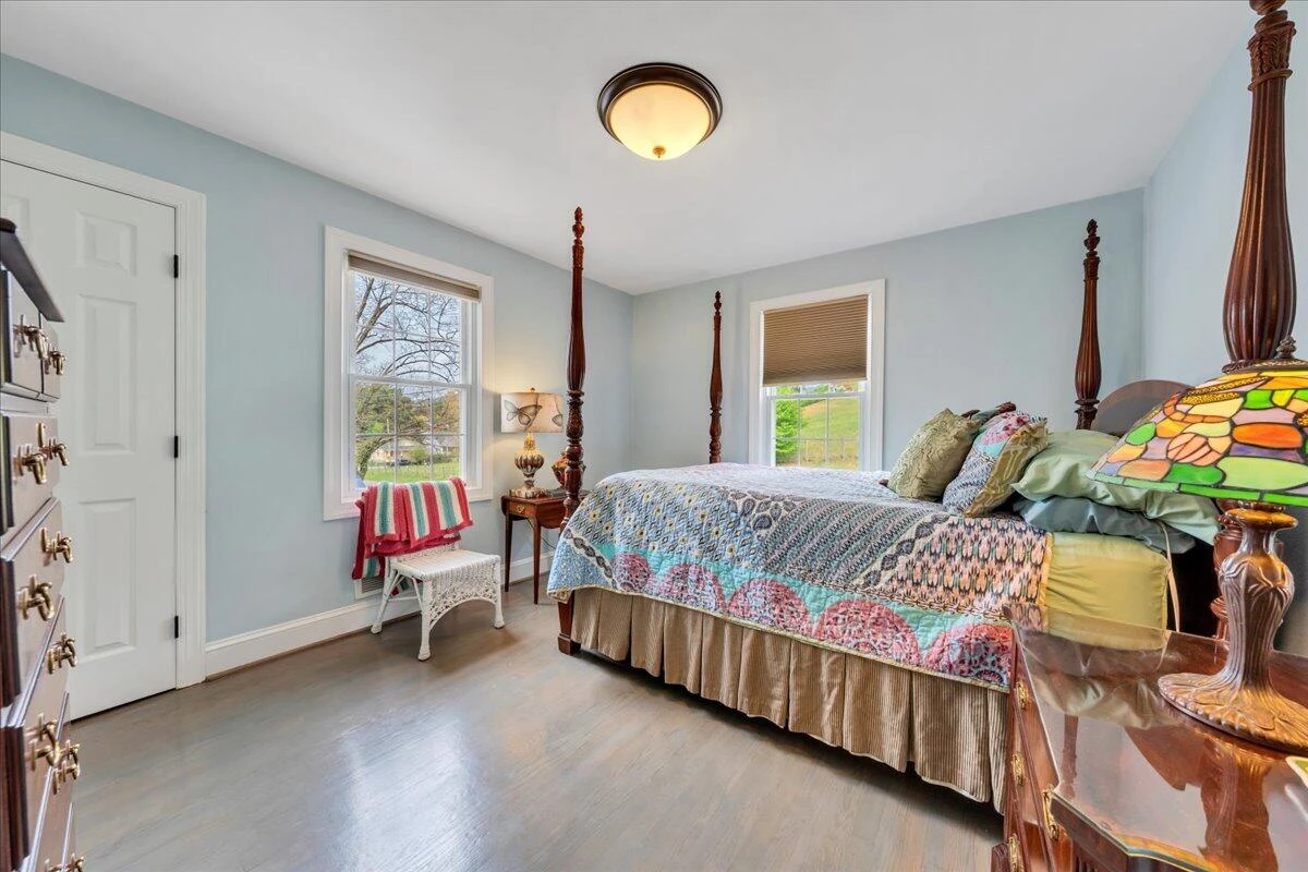 721 Mt Vernon AVE - Photo 18