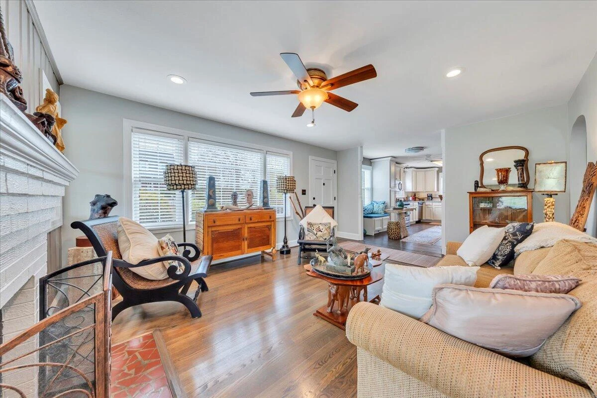 721 Mt Vernon AVE - Photo 5