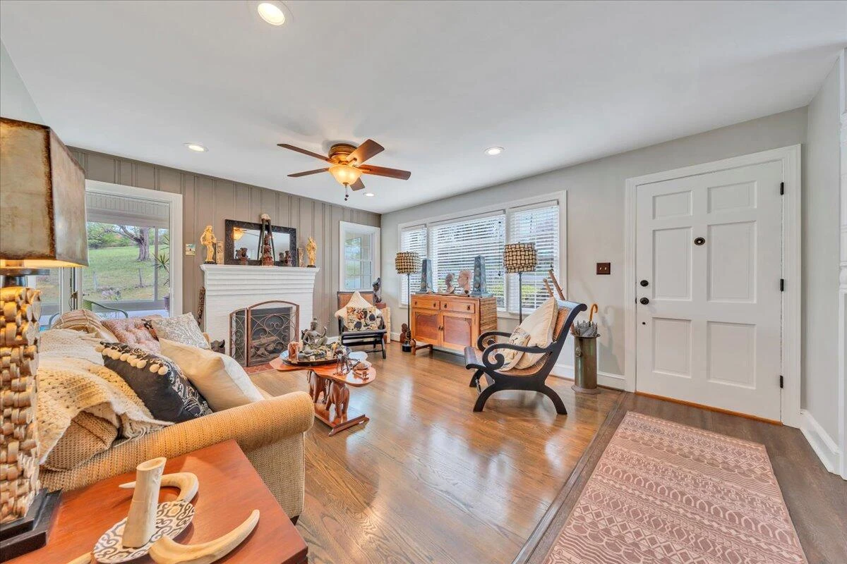721 Mt Vernon AVE - Photo 9