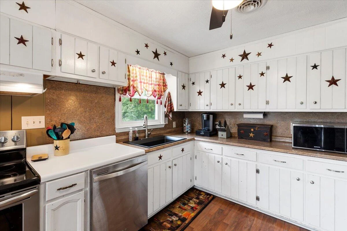 4831 Black Hollow RD - Photo 14
