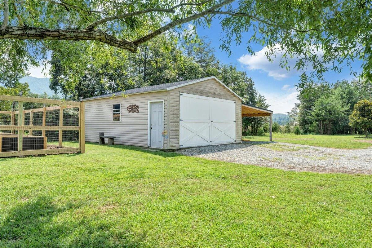 5724 Upper Craigs Creek RD - Photo 34