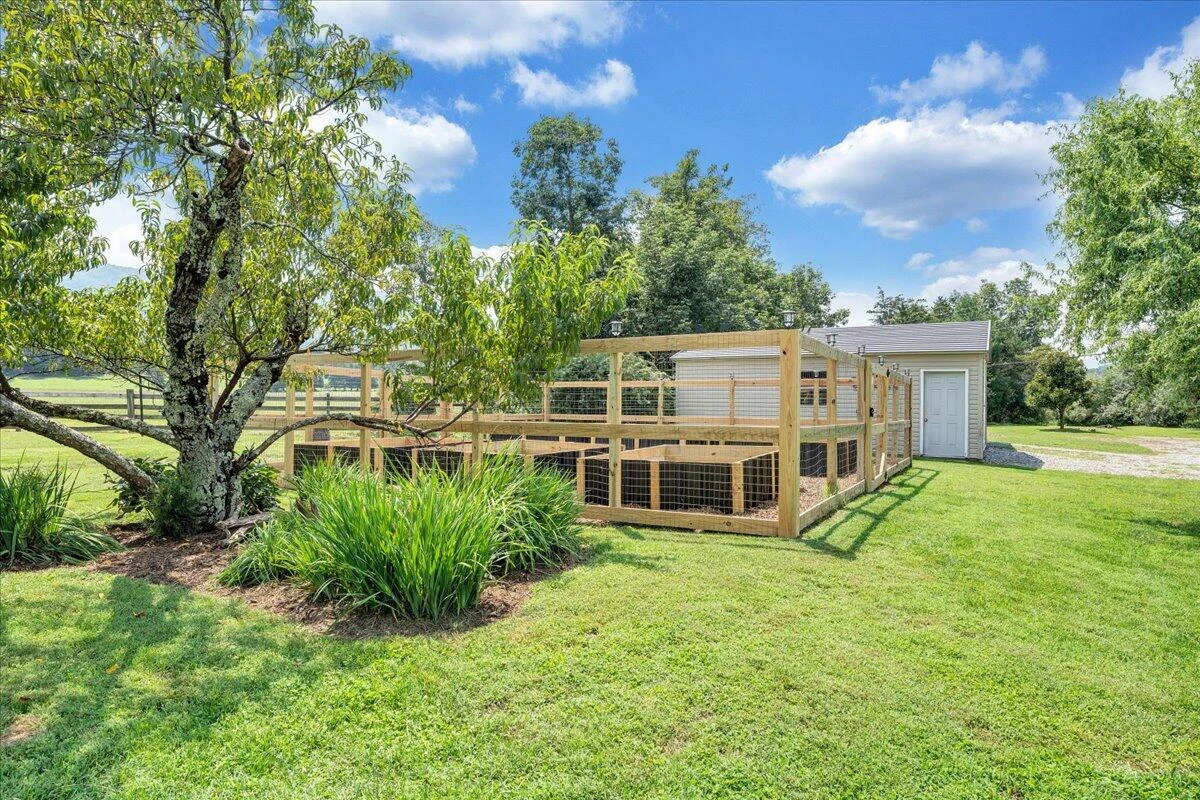 5724 Upper Craigs Creek RD - Photo 36