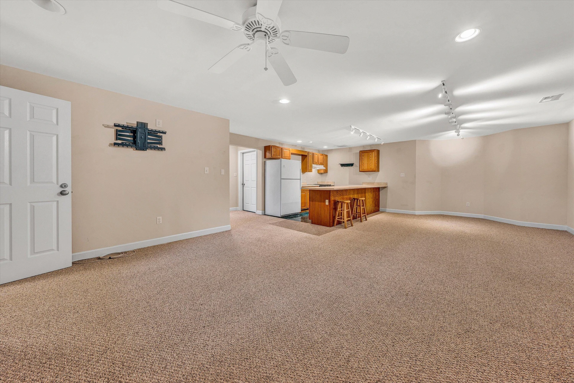 2326 Lake Retreat RD - Photo 13