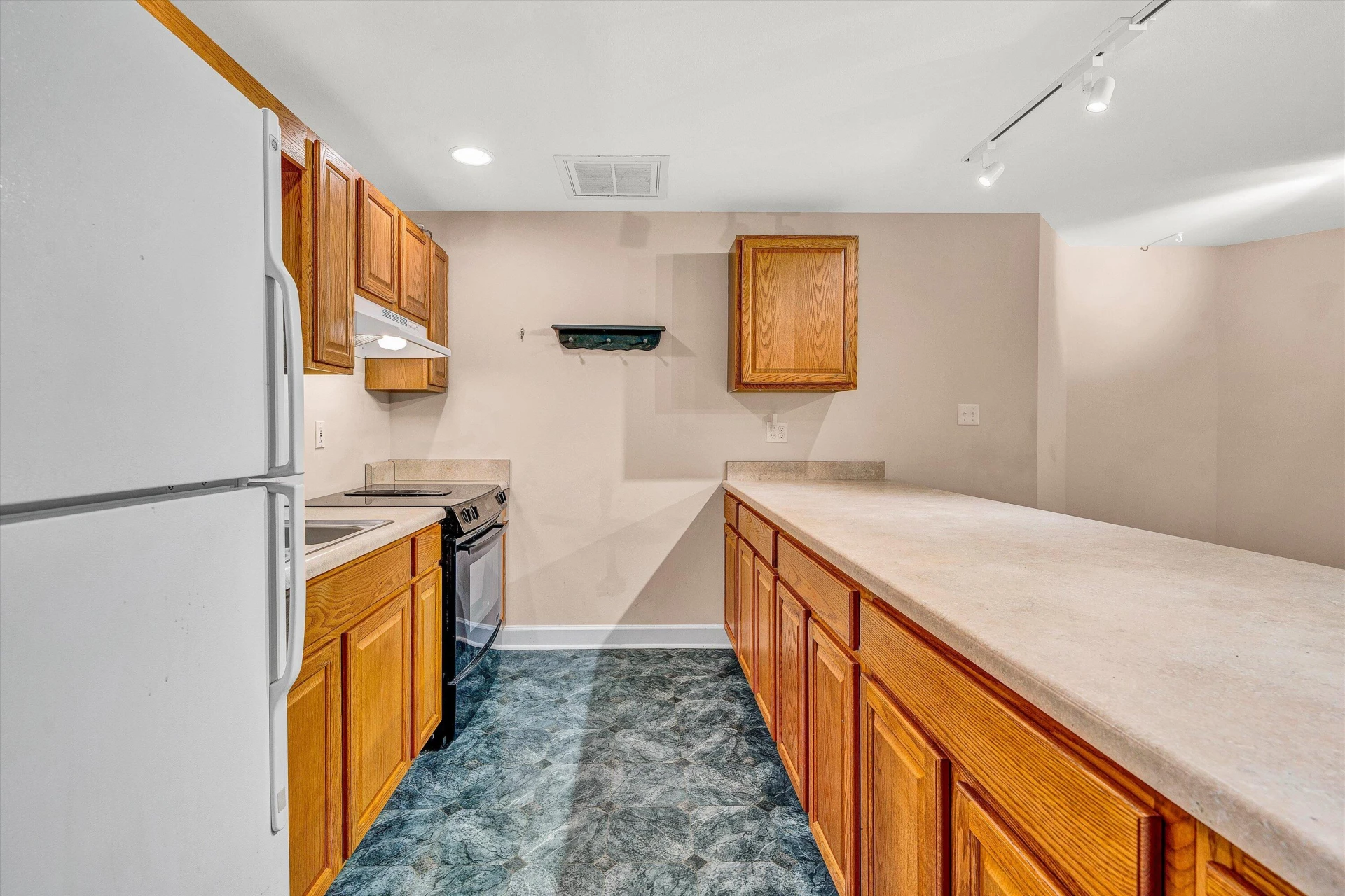 2326 Lake Retreat RD - Photo 18
