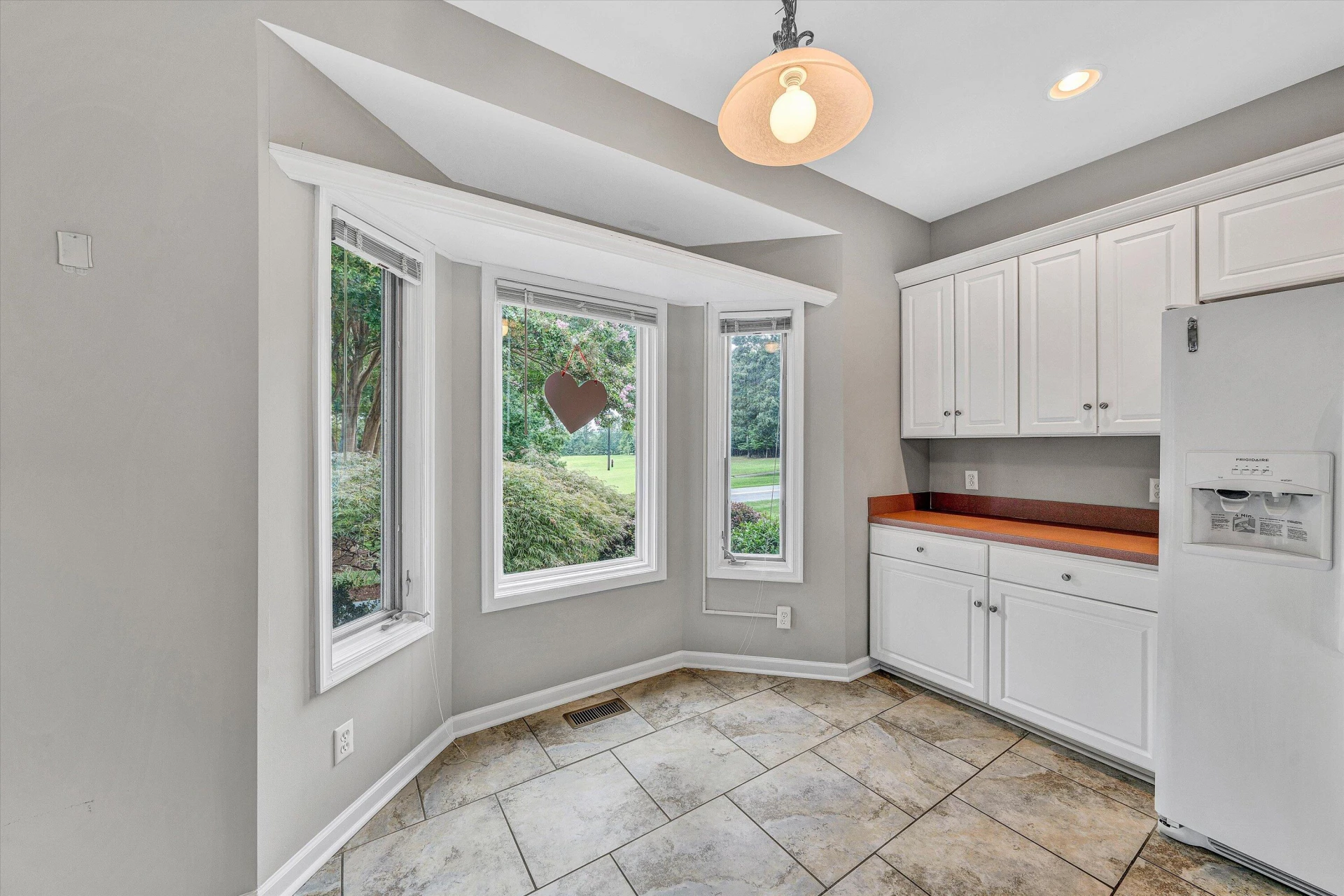 2326 Lake Retreat RD - Photo 4