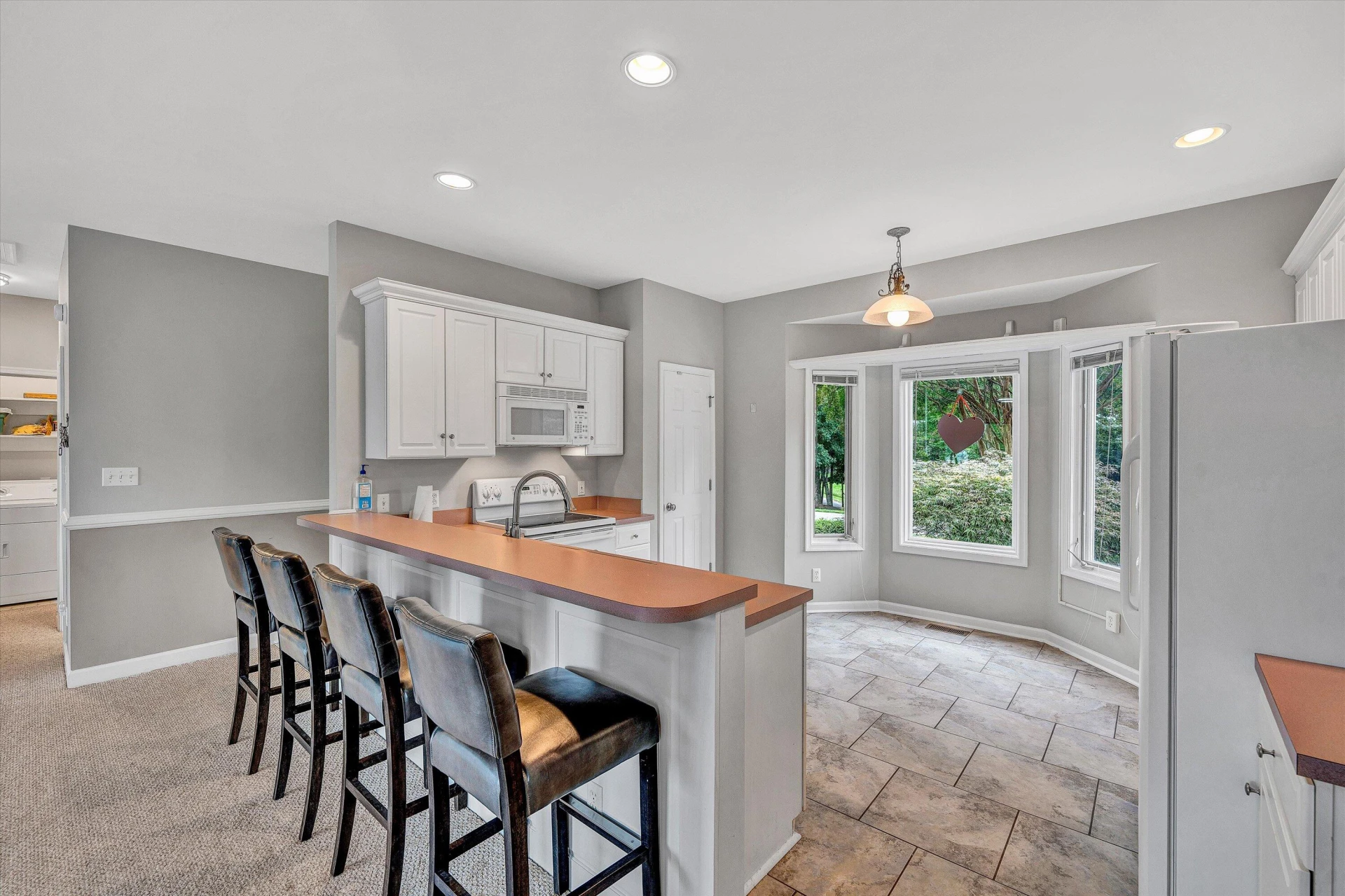2326 Lake Retreat RD - Photo 5
