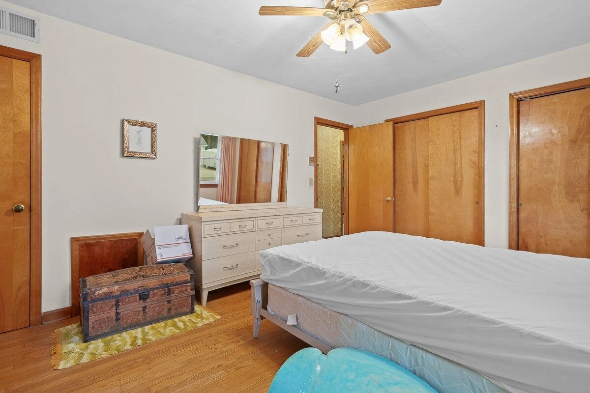 5840 Viewpoint AVE - Photo 17