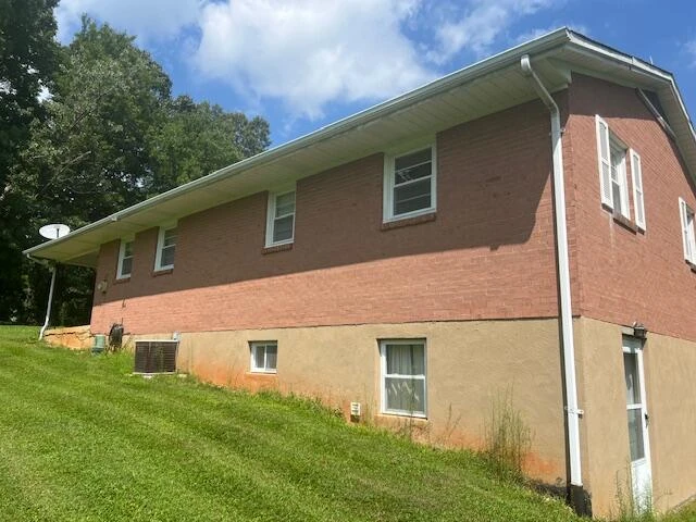 5771 Mountain Valley RD - Photo 11